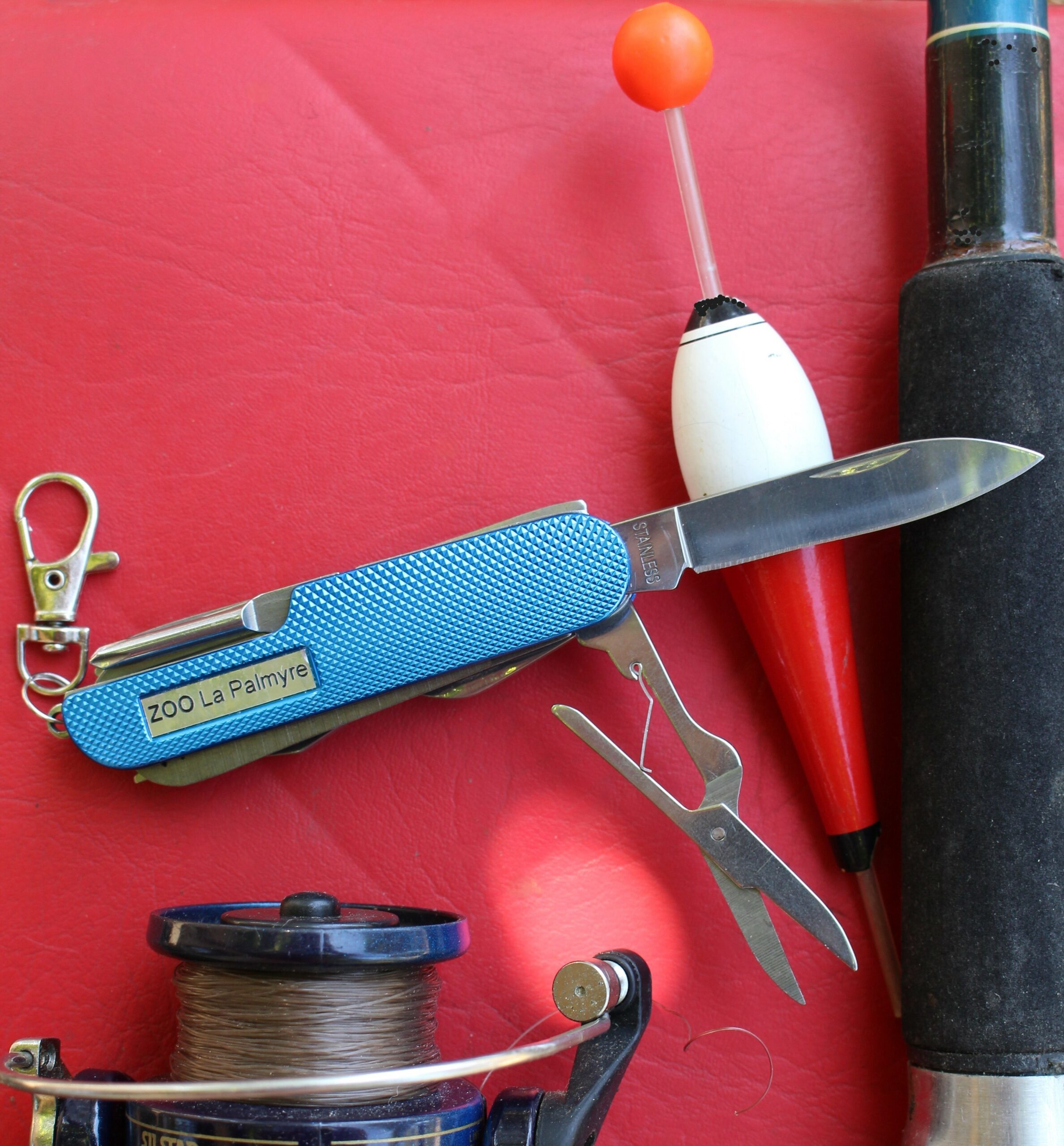 couteau multifonction en situation